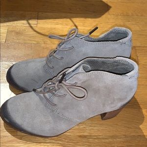 Toms Ankle Booties - grey with distressed markings